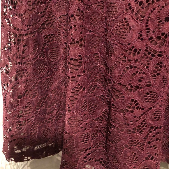 Torrid lace top 2x burgundy NWT - Picture 2 of 3
